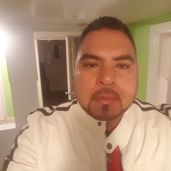 Meet your Posher, Enrique - Picture 2 of 8